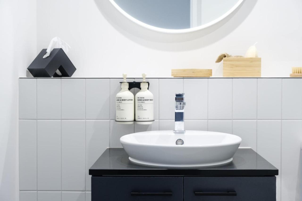 Studio Apartments At Aurora Near Melbourne Port Exteriör bild